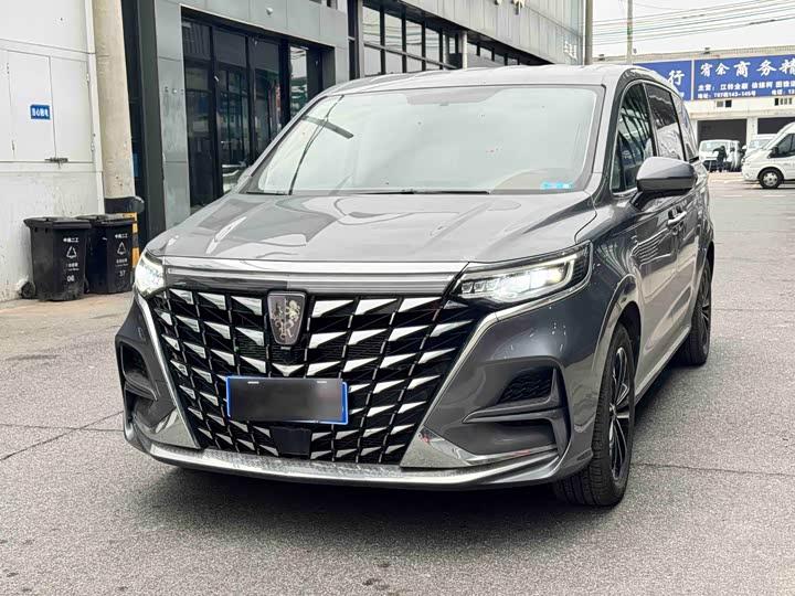 Фото 1 - Roewe iMax 8