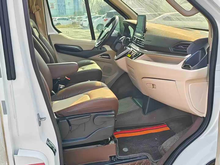 Фото 8 - Maxus V90 RV