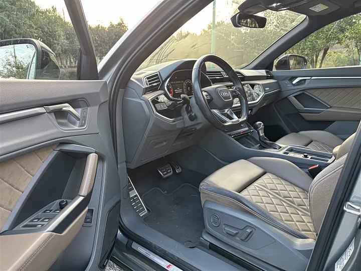 Фото 4 - Audi Q3