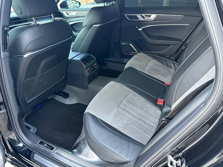 Фото 7 - Audi A6L