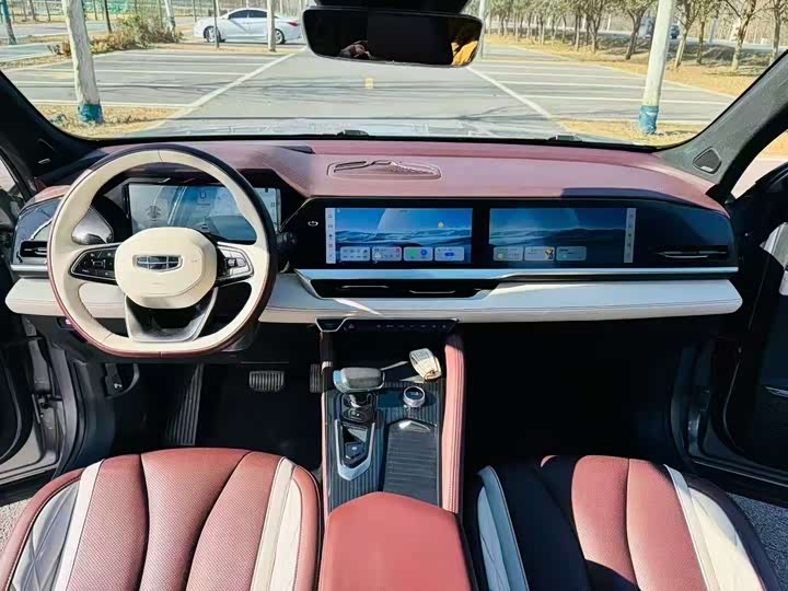 Фото 6 - Geely Monjaro