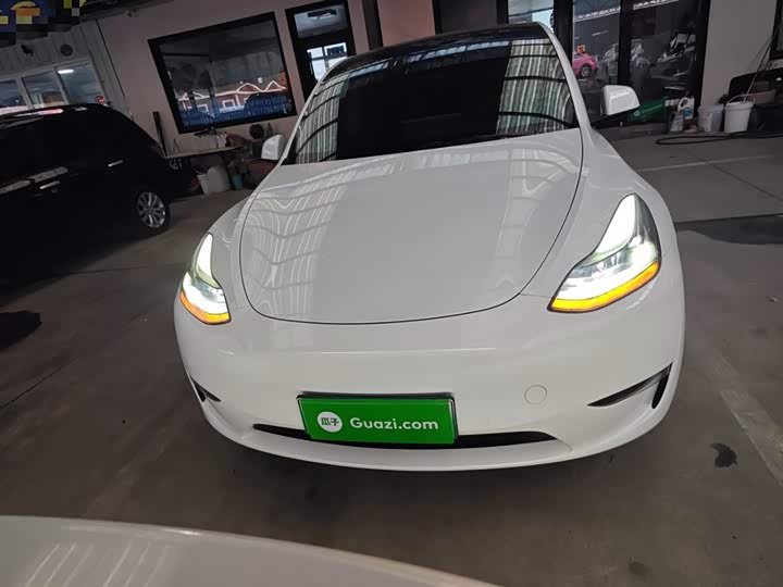 Фото 3 - Tesla Model Y