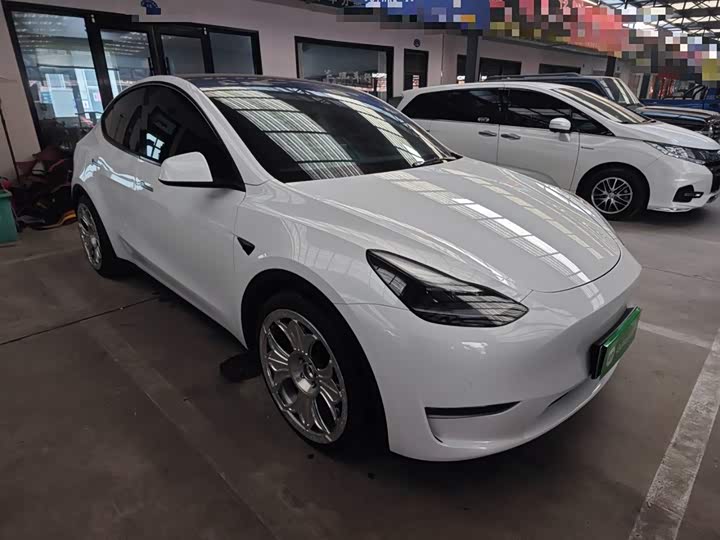 Фото 4 - Tesla Model Y