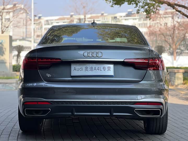 Фото 5 - Audi A4L