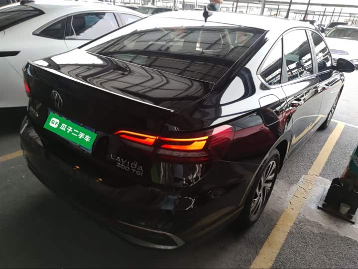 Фото 7 - Volkswagen Lavida