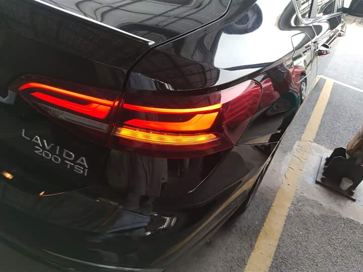 Фото 8 - Volkswagen Lavida