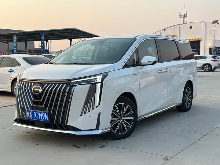 Фото 1 - GAC Trumpchi M8