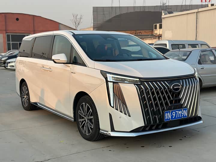 Фото 3 - GAC Trumpchi M8