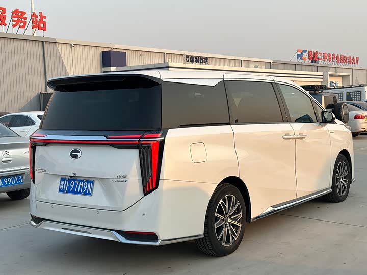 Фото 4 - GAC Trumpchi M8