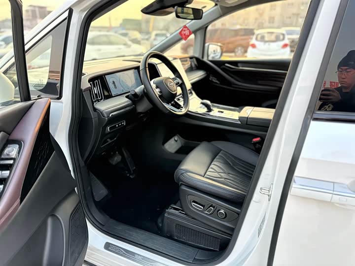 Фото 9 - GAC Trumpchi M8