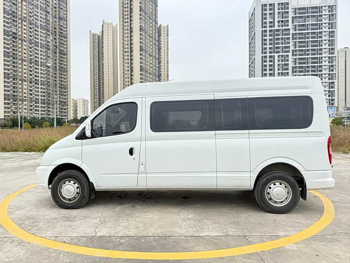 Фото 8 - Maxus V80