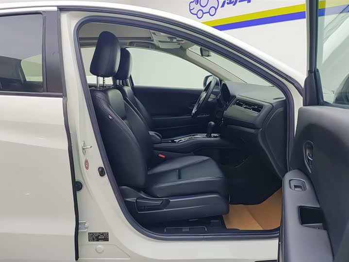 Фото 8 - Honda Vezel