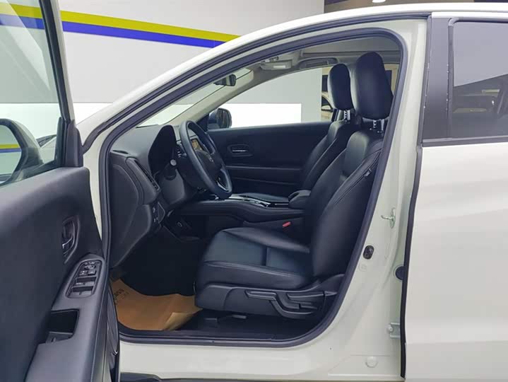 Фото 9 - Honda Vezel