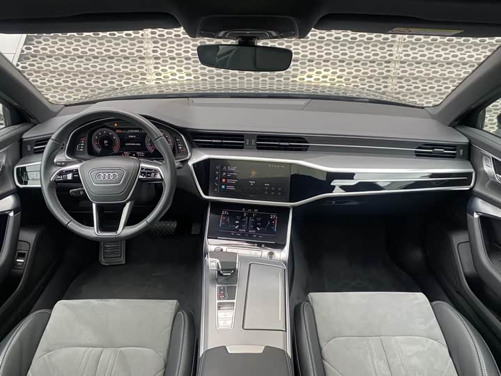 Фото 8 - Audi A6L