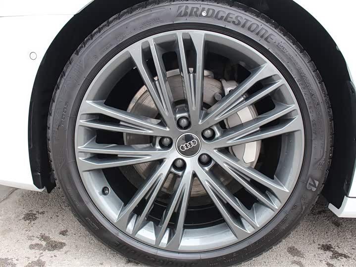 Фото 7 - Audi A7