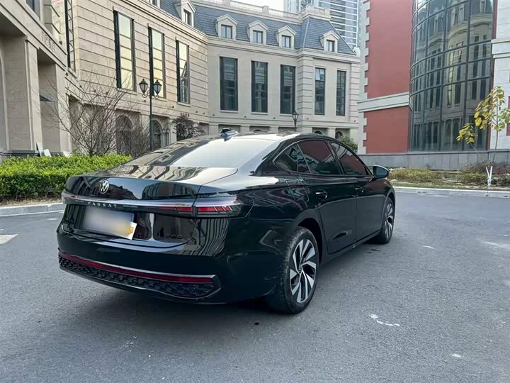 Фото 7 - Volkswagen Passat