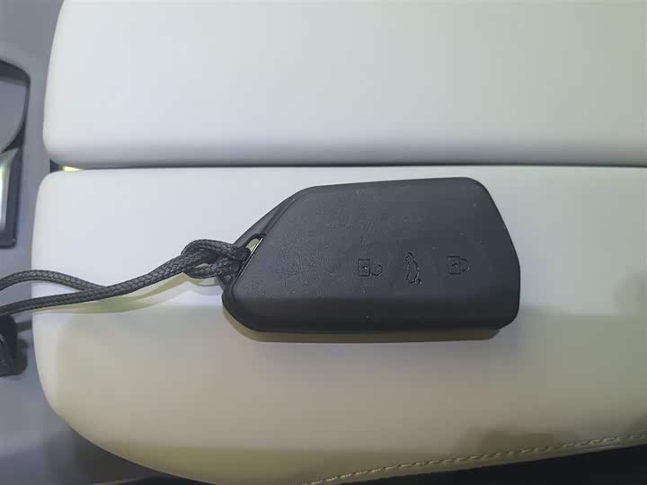 Фото 9 - Volkswagen Passat