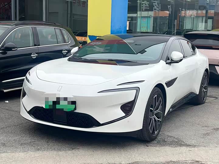 Фото 1 - Avatr 12