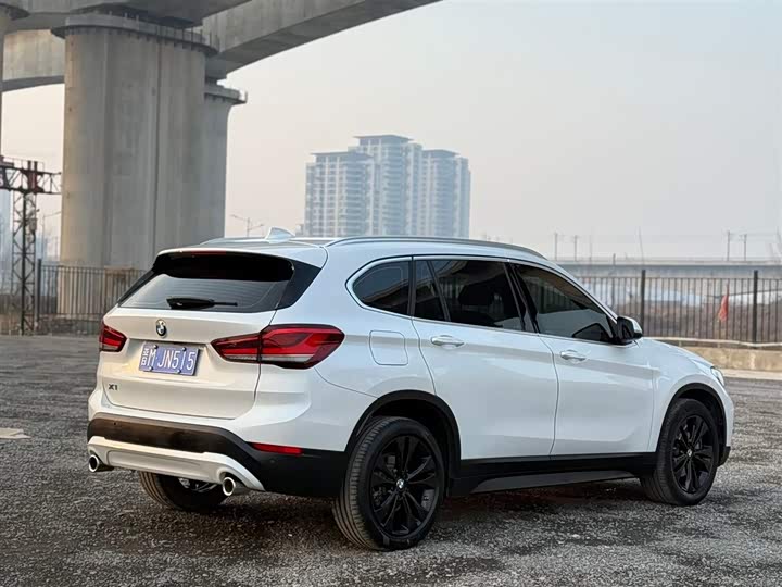 Фото 4 - BMW X1