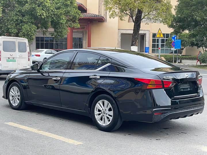 Фото 7 - Nissan Teana