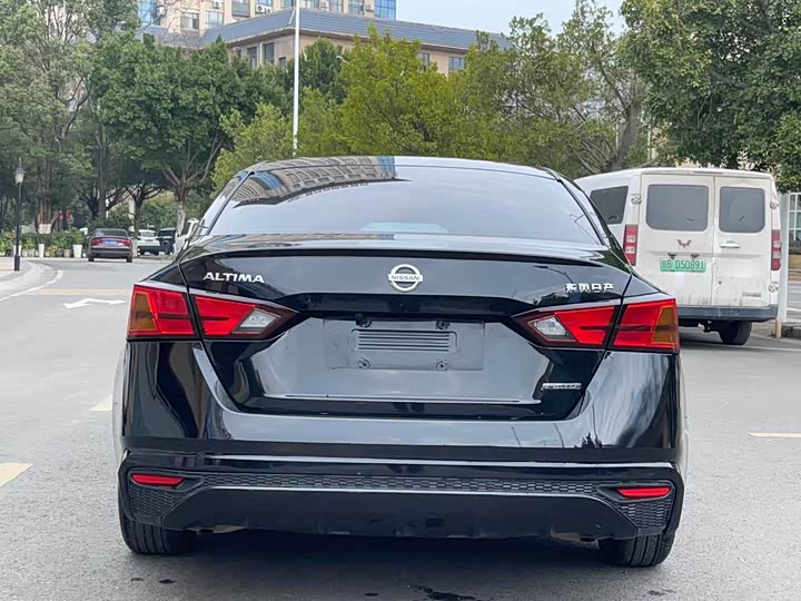 Фото 8 - Nissan Teana