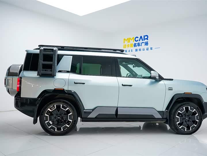 Фото 7 - BYD FangChengBao Leopard 8