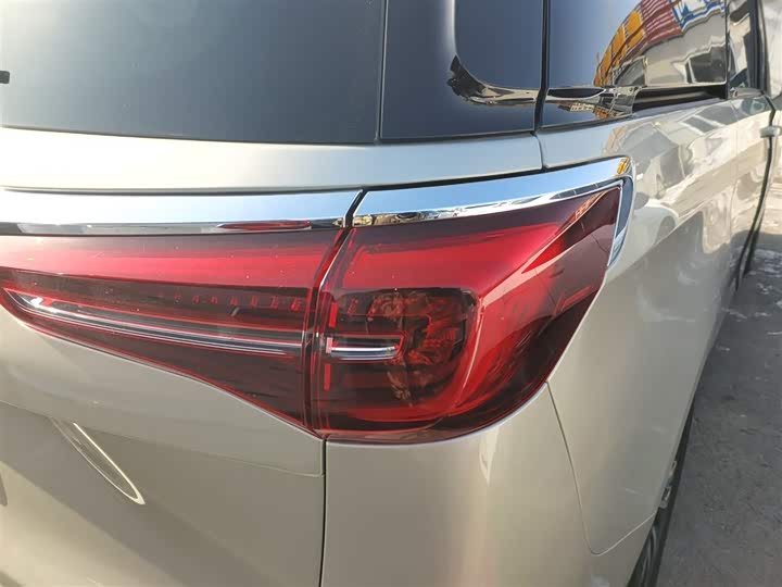 Фото 8 - Buick GL8 ES