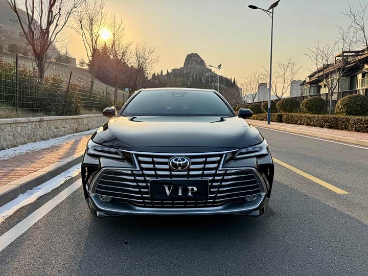 Фото 2 - Toyota Avalon