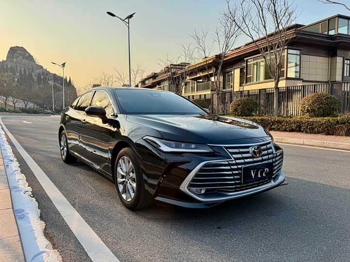 Фото 3 - Toyota Avalon