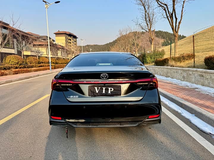 Фото 5 - Toyota Avalon