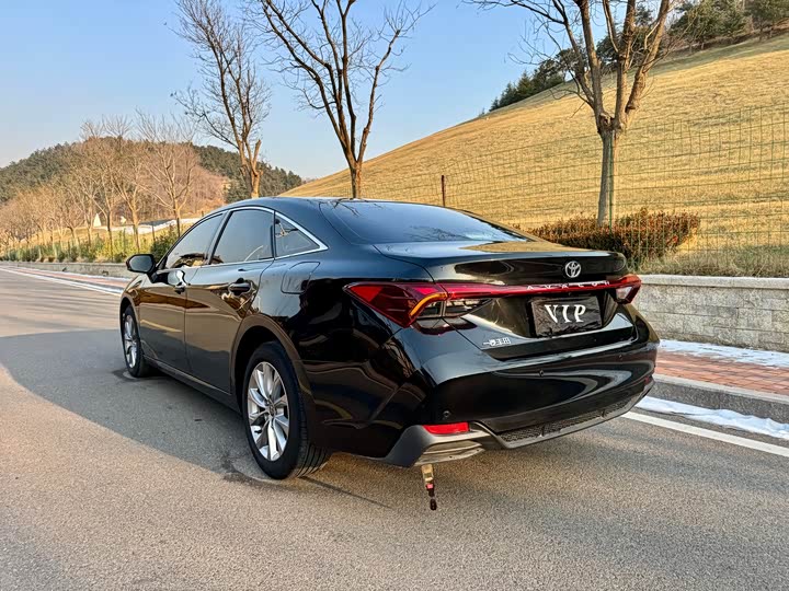 Фото 6 - Toyota Avalon