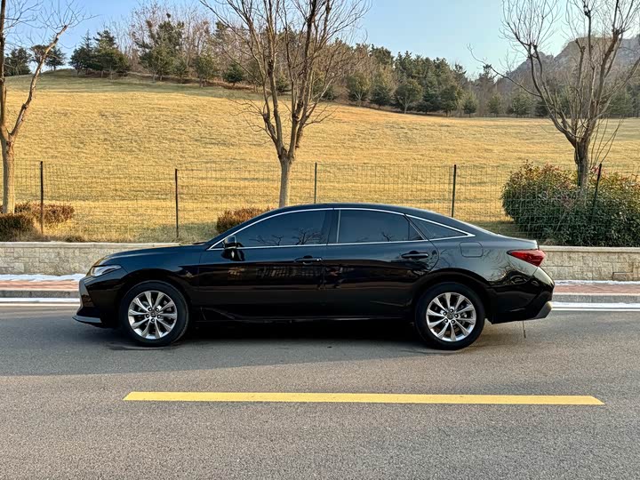 Фото 7 - Toyota Avalon