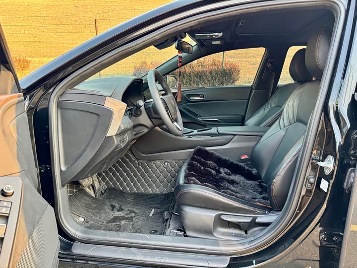 Фото 8 - Toyota Avalon