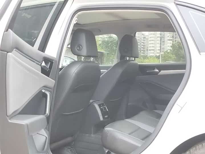 Фото 4 - Volkswagen Sagitar L