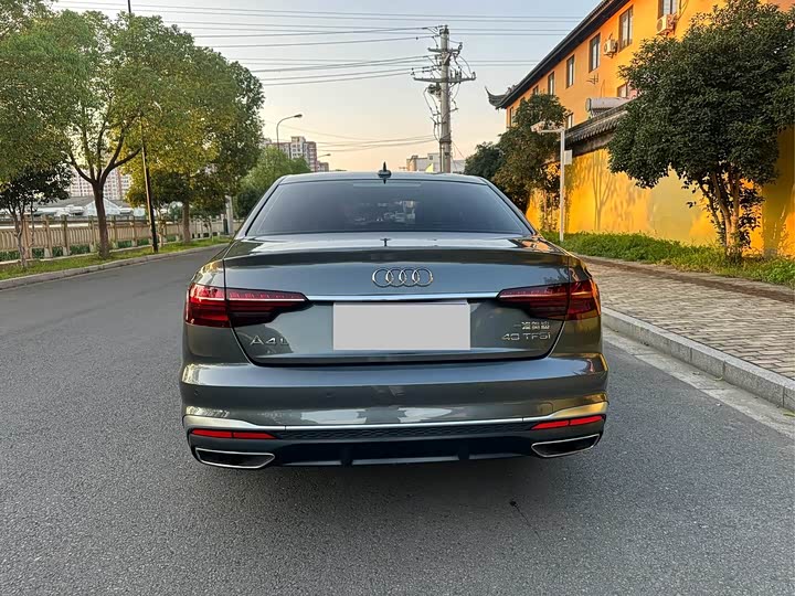 Фото 5 - Audi A4L