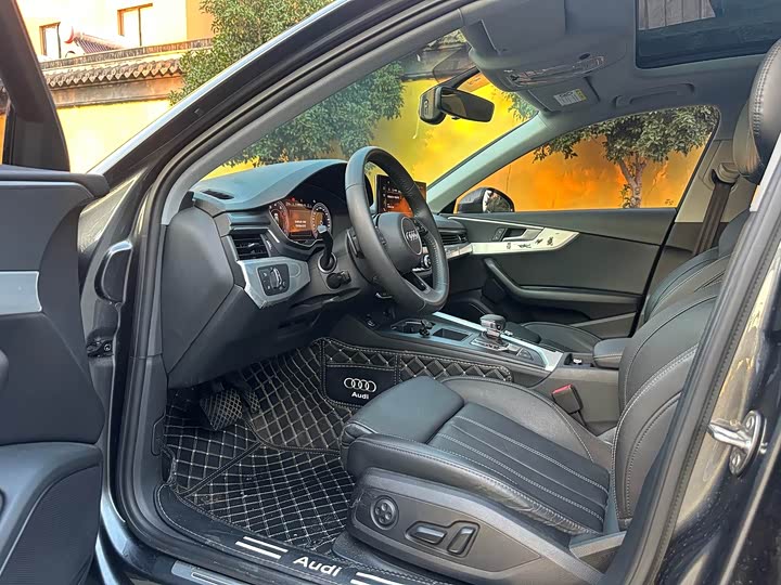 Фото 8 - Audi A4L