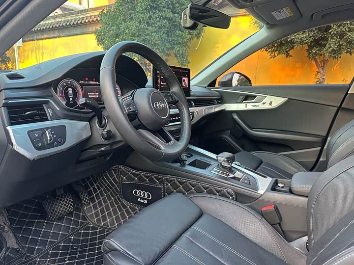 Фото 9 - Audi A4L