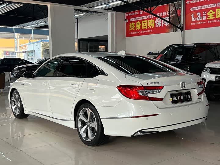 Фото 6 - Honda Accord