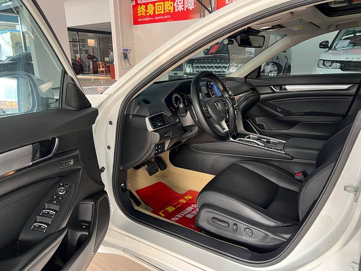 Фото 7 - Honda Accord