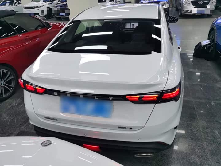 Фото 6 - Geely Binrui