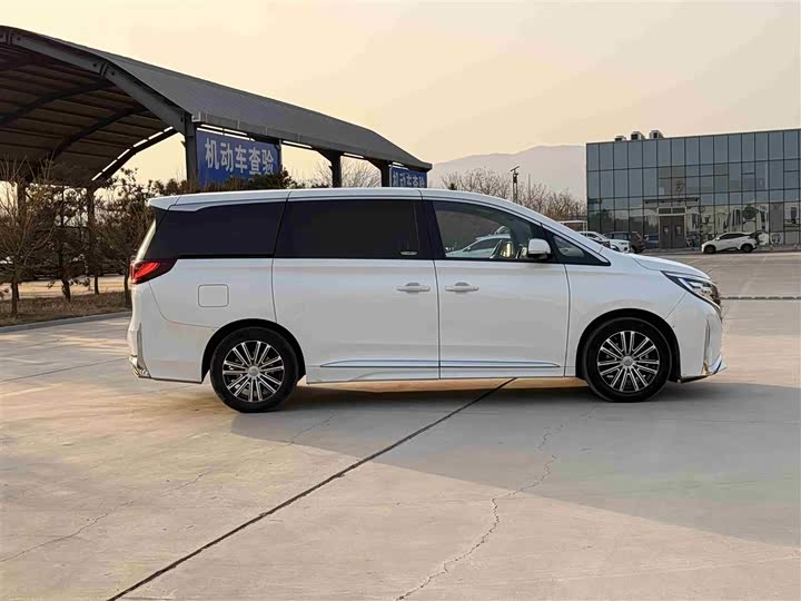 Фото 8 - GAC Trumpchi M8