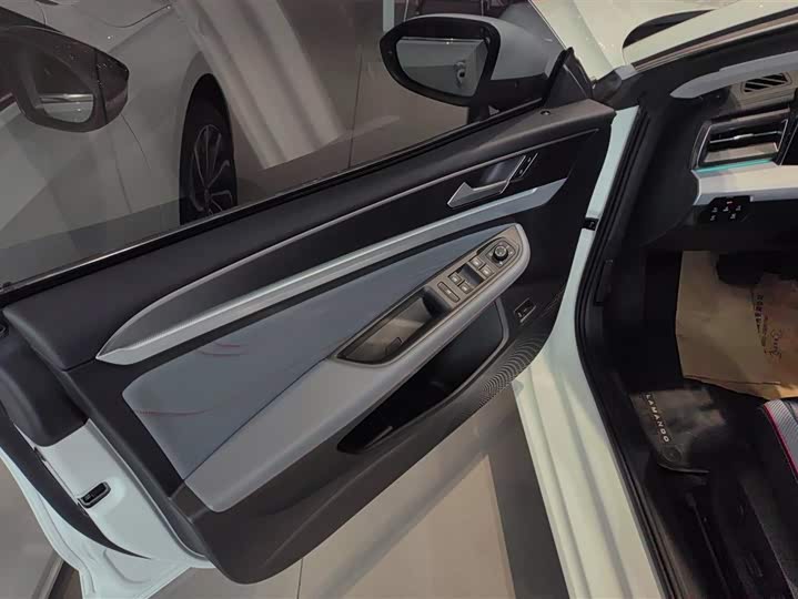 Фото 7 - Volkswagen Lamando L