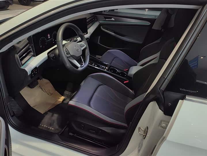 Фото 9 - Volkswagen Lamando L