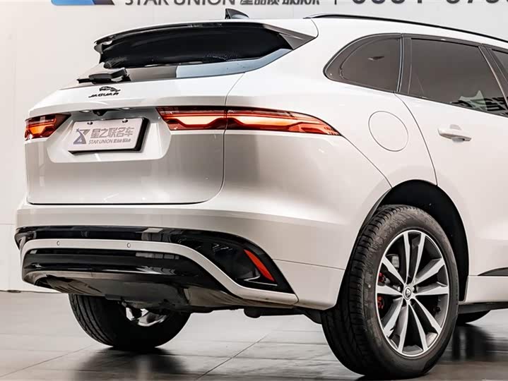 Фото 8 - Jaguar F-Pace
