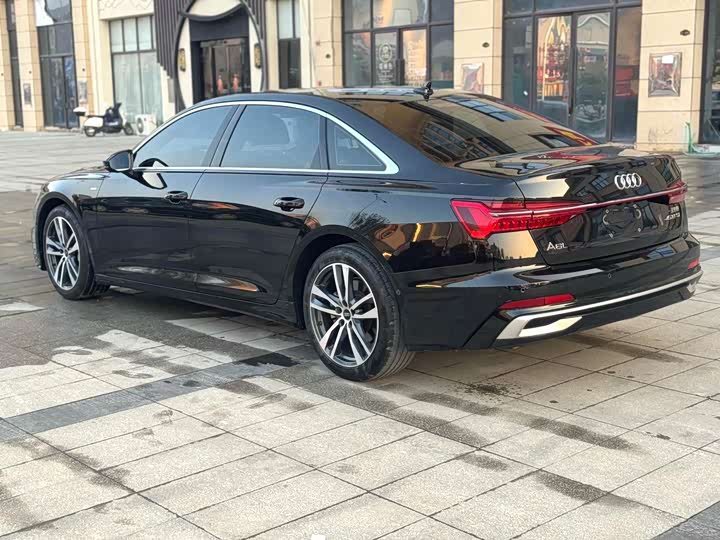 Фото 2 - Audi A6L