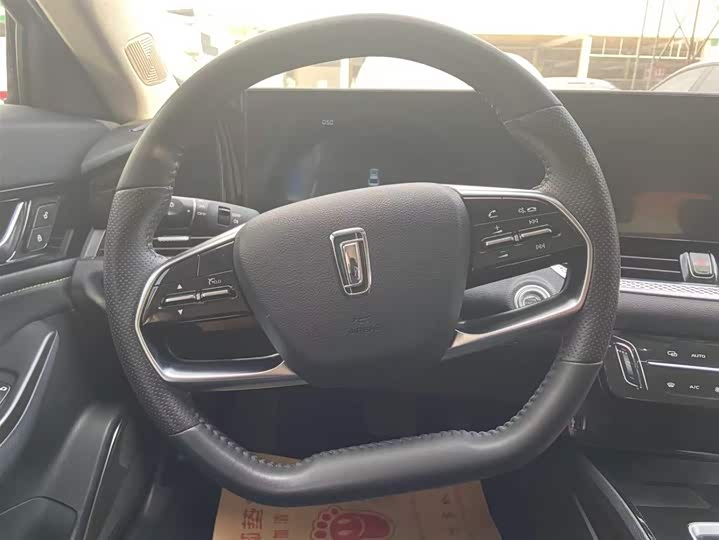 Фото 5 - Bestune B70