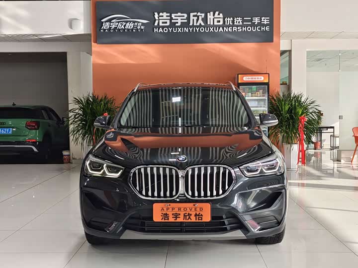 Фото 2 - BMW X1