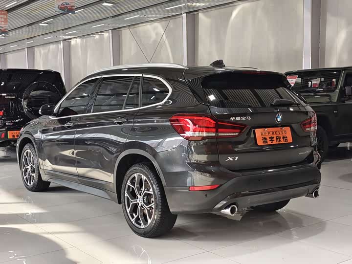 Фото 6 - BMW X1