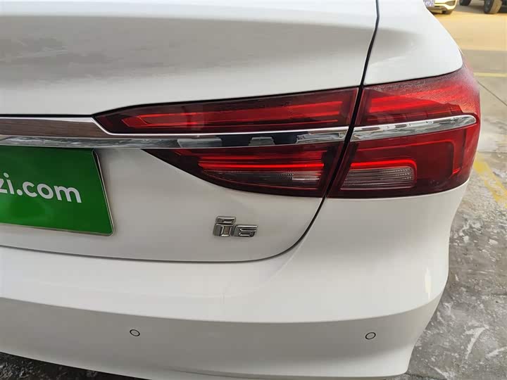 Фото 8 - Roewe i6