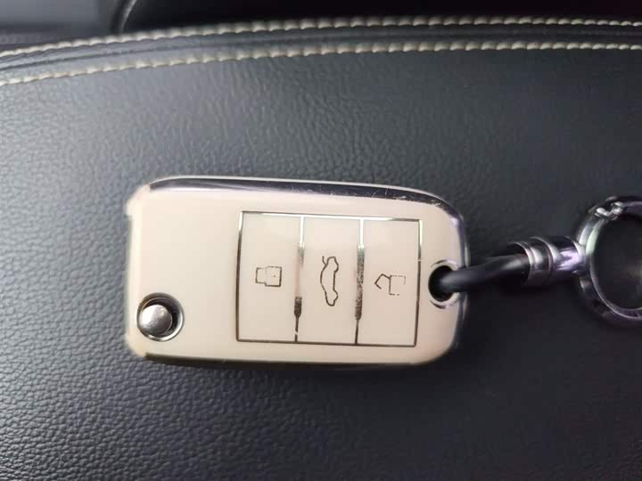 Фото 9 - Roewe i6